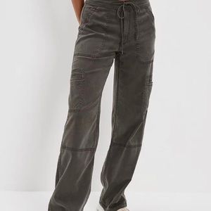 American Eagle Dream Drape Stretch Super High Rise Wide Leg Cargo